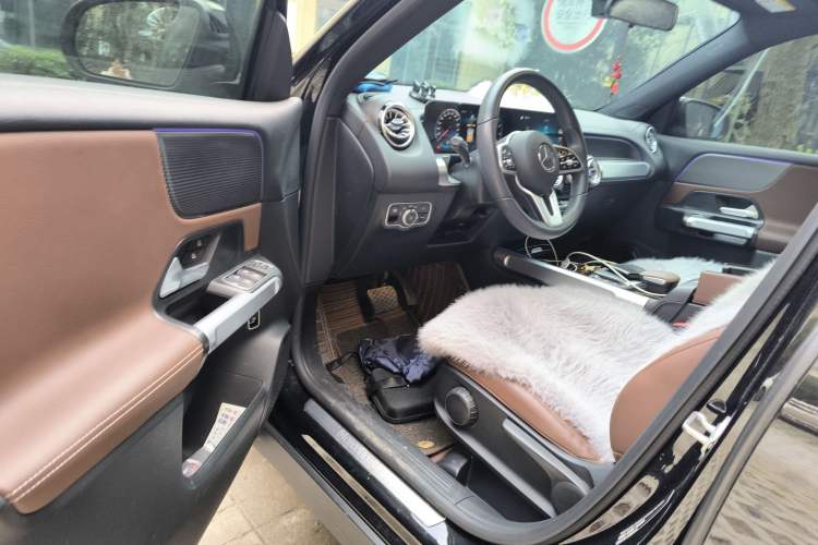 Used Mercedes-Benz GLB 2022 GLB 220 Dynamic Edition Driver Seat