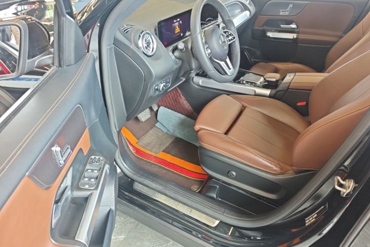 Used Mercedes-Benz GLB 2022 GLB 200 Dynamic Edition Driver Seat