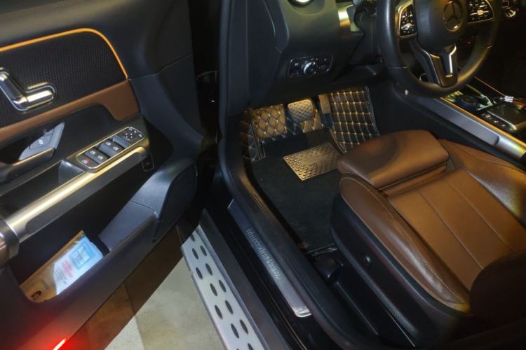 Used Mercedes-Benz GLB 2022 Updated GLB 200 Fashion Edition Driver Seat