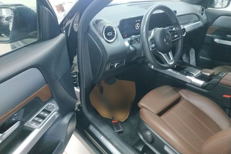 Used Mercedes-Benz GLB 2022 Second Facelift GLB 200 Fashion Edition Driver Seat