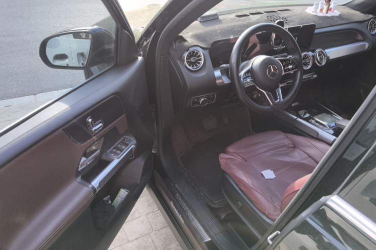 Used Mercedes-Benz GLB 2022 GLB 200 Dynamic Edition Driver Seat