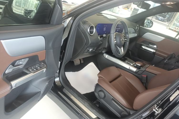 Used Mercedes-Benz GLB 2022 Second Facelift GLB 200 Dynamic Edition Driver Seat