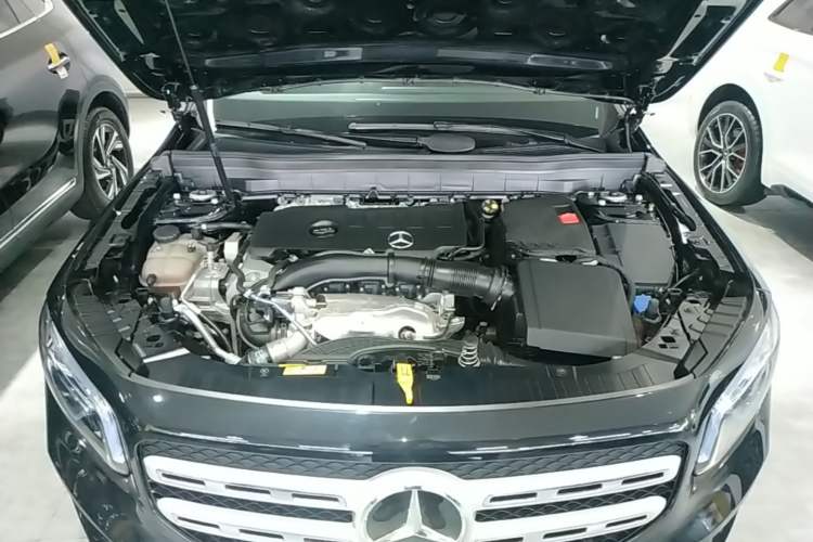 Used Mercedes-Benz GLB 2022 GLB 220 Fashion Model Engine Bay