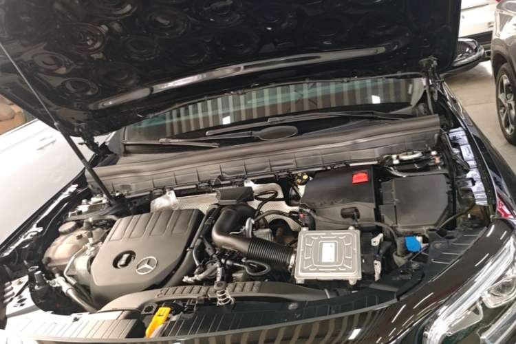 Used Mercedes-Benz GLB 2022 Second Facelift GLB 200 Fashion Edition Engine Bay