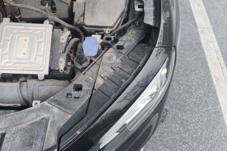 Used Mercedes-Benz GLB 2022 Second Facelift GLB 200 Fashion Edition Engine Bay Left