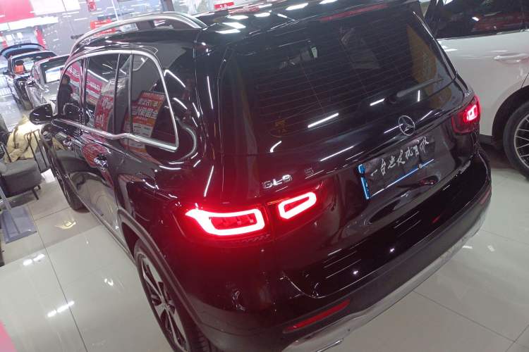 Used Mercedes-Benz GLB 2022 Updated GLB 200 Fashion Edition Exterior 2