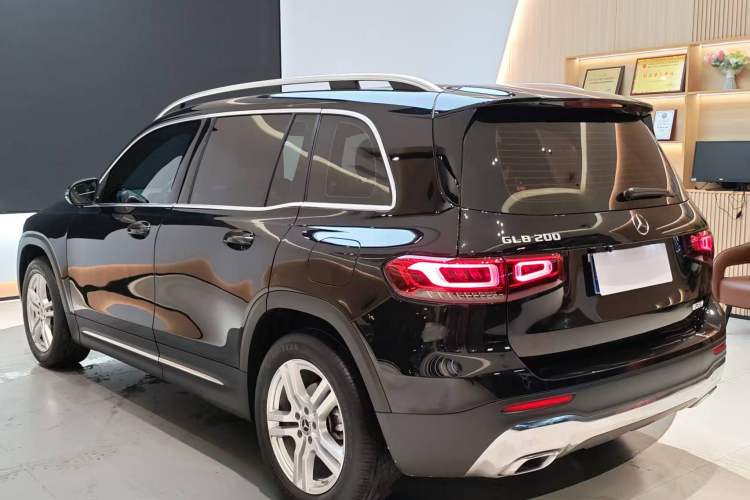 Used Mercedes-Benz GLB 2022 Second Facelift GLB 200 Dynamic Edition Exterior 4