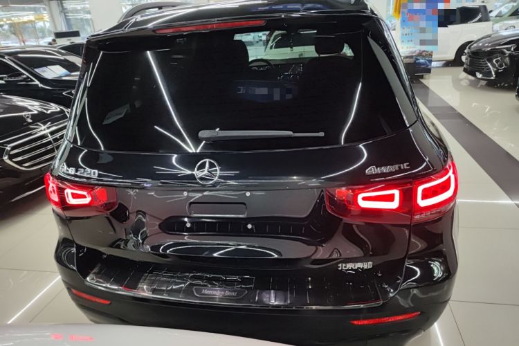 Used Mercedes-Benz GLB 2022 GLB 220 4MATIC Exterior 4