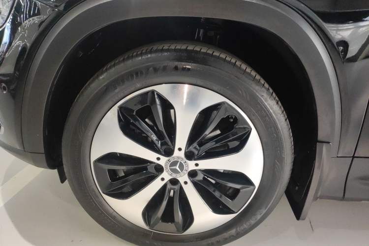 Used Mercedes-Benz GLB 2022 GLB 220 4MATIC Exterior 5