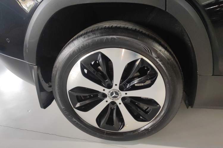 Used Mercedes-Benz GLB 2022 GLB 220 4MATIC Exterior 6