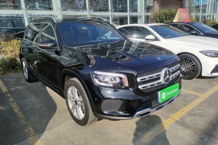 Used Mercedes-Benz GLB 2022 Refresh GLB 200 Dynamic Edition Front Right 45 Deg