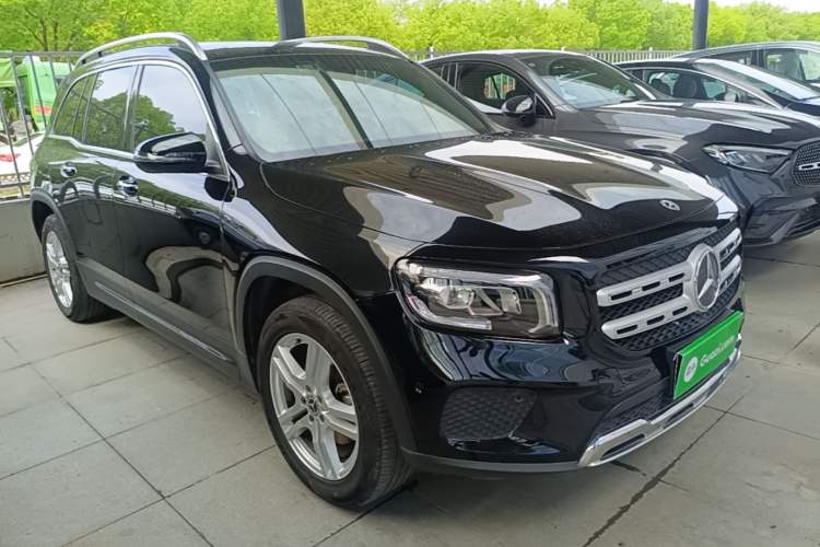 Used Mercedes-Benz GLB 2022 GLB 200 Dynamic Edition Front Right 45 Deg