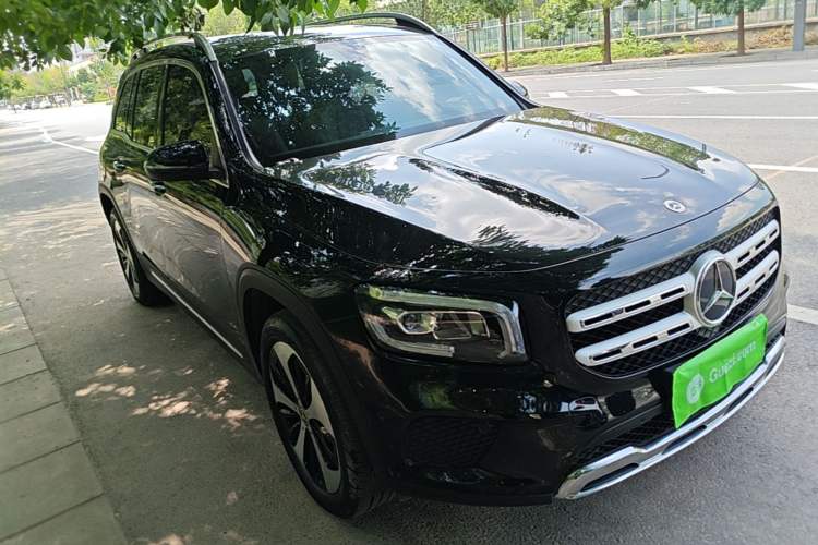 Used Mercedes-Benz GLB 2022 GLB 200 Stylish Edition Front Right 45 Deg