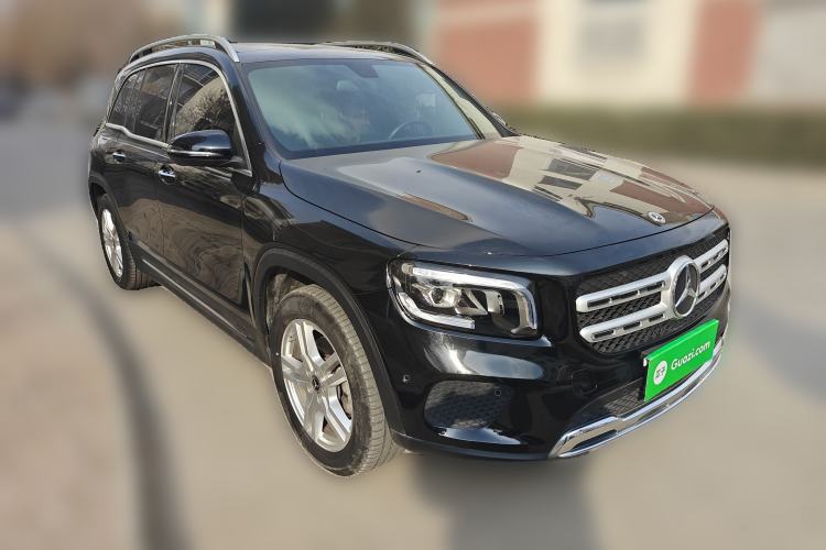 Used Mercedes-Benz GLB 2022 Refresh GLB 200 Dynamic Edition Front Right 45 Deg