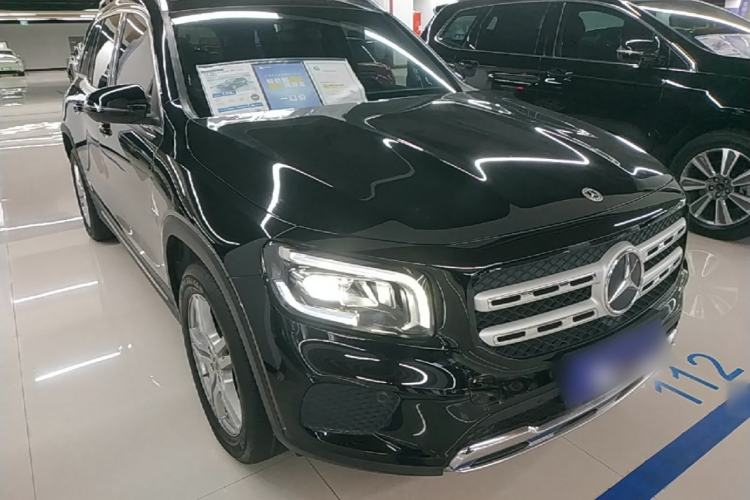 Used Mercedes-Benz GLB 2022 Second Facelift GLB 200 Fashion Edition Front Right 45 Deg