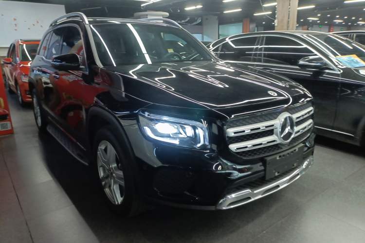 Used Mercedes-Benz GLB 2022 GLB 220 Dynamic Edition Front Right 45 Deg