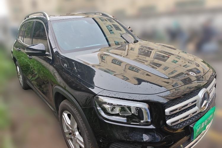 Used Mercedes-Benz GLB 2022 Second Facelift GLB 200 Fashion Edition Front Right 45 Deg