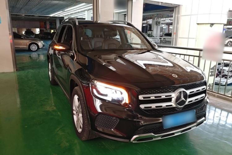 Used Mercedes-Benz GLB 2022 Refresh GLB 200 Dynamic Edition Front Right 45 Deg