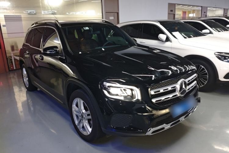 Used Mercedes-Benz GLB 2022 Second Facelift GLB 200 Dynamic Edition Front Right 45 Deg