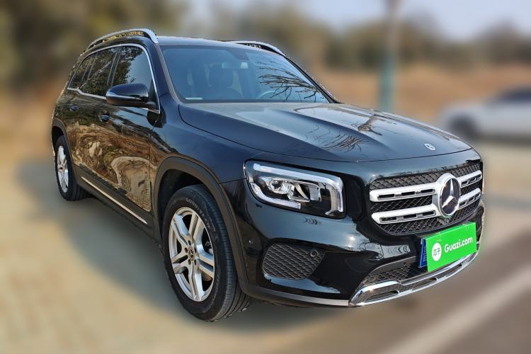 Used Mercedes-Benz GLB 2022 Second Facelift GLB 200 Fashion Edition Front Right 45 Deg