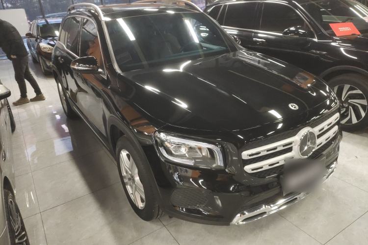 Used Mercedes-Benz GLB 2022 Second Facelift GLB 200 Dynamic Edition Front Right 45 Deg
