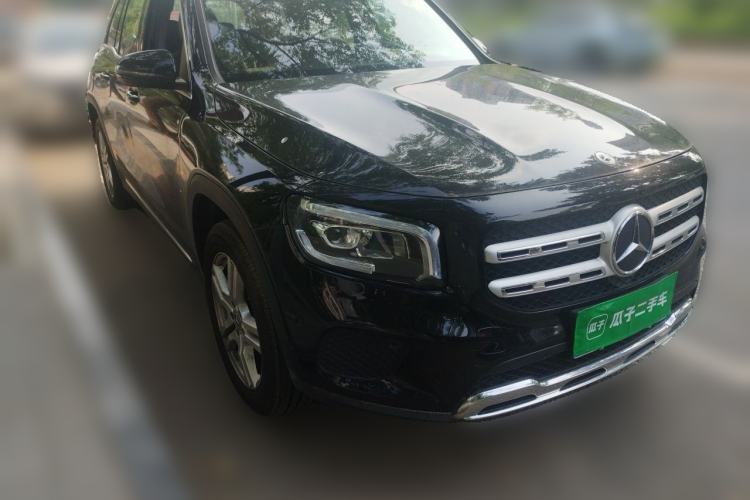 Used Mercedes-Benz GLB 2022 Second Facelift GLB 200 Fashion Edition Front Right 45 Deg