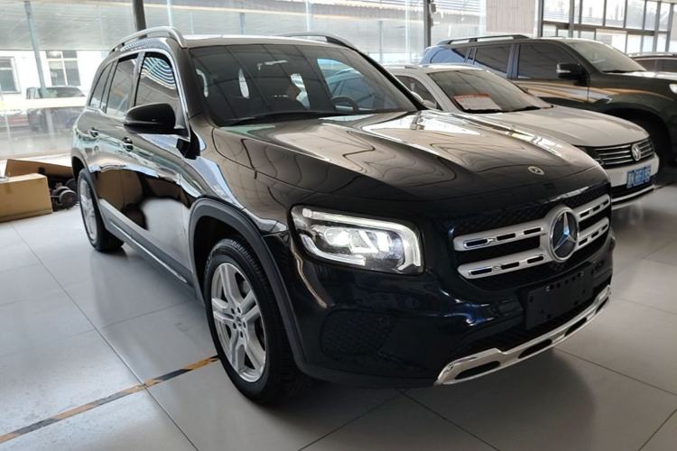Used Mercedes-Benz GLB 2022 Second Facelift GLB 200 Dynamic Edition Front Right 45 Deg