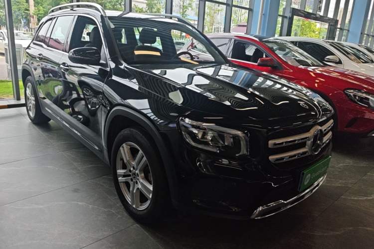 Used Mercedes-Benz GLB 2022 GLB 200 Dynamic Edition Front Right 45 Deg