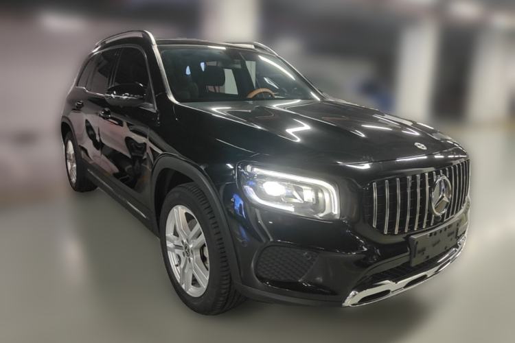 Used Mercedes-Benz GLB 2022 Second Facelift GLB 200 Fashion Edition Front Right 45 Deg