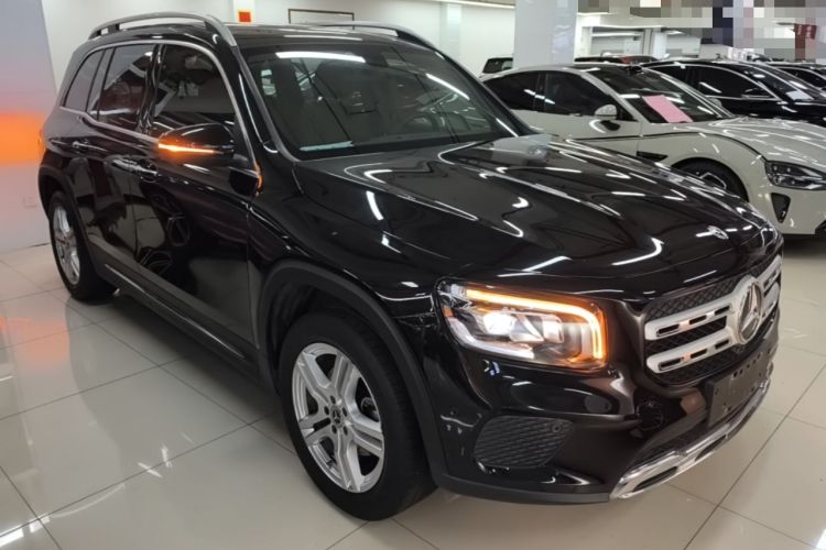 Used Mercedes-Benz GLB 2022 Refresh GLB 200 Dynamic Edition Front Right 45 Deg