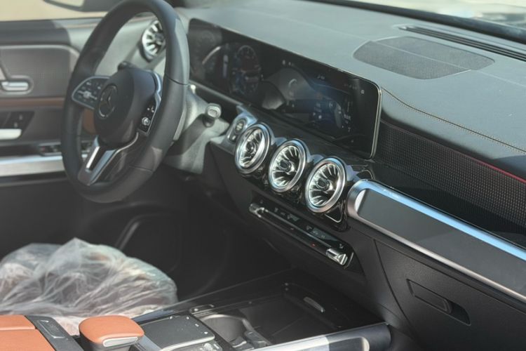 Used Mercedes-Benz GLB 2022 Updated GLB 200 Fashion Edition Gear Lever