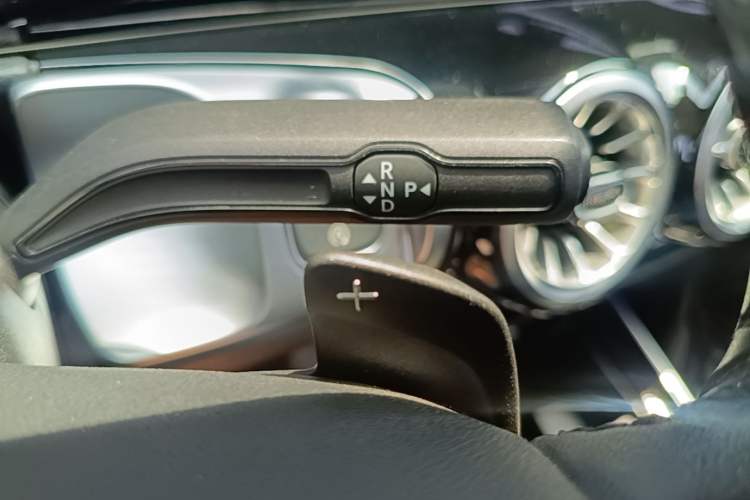 Used Mercedes-Benz GLB 2022 GLB 200 Dynamic Edition Gear Lever