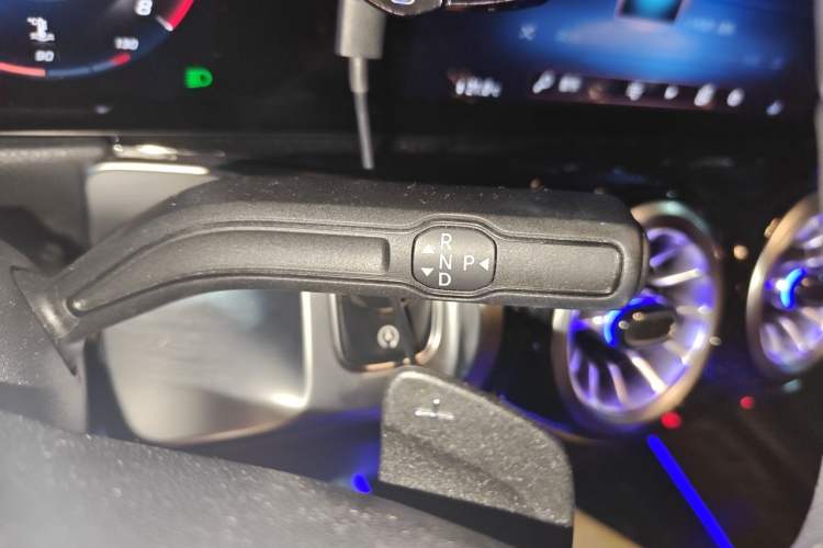 Used Mercedes-Benz GLB 2022 GLB 220 4MATIC Gear Lever