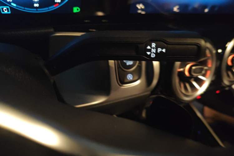 Used Mercedes-Benz GLB 2022 GLB 200 Dynamic Edition Gear Lever