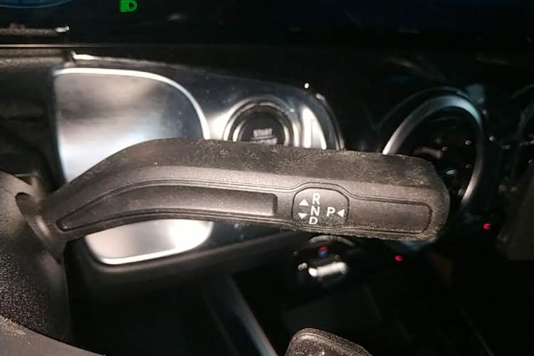 Used Mercedes-Benz GLB 2022 Second Facelift GLB 200 Fashion Edition Gear Lever