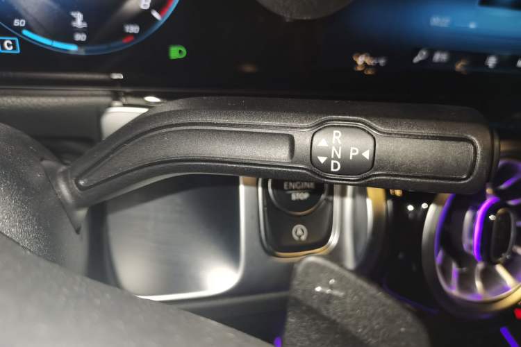 Used Mercedes-Benz GLB 2022 GLB 220 Dynamic Edition Gear Lever