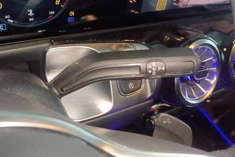 Used Mercedes-Benz GLB 2022 Refresh GLB 200 Dynamic Edition Gear Lever