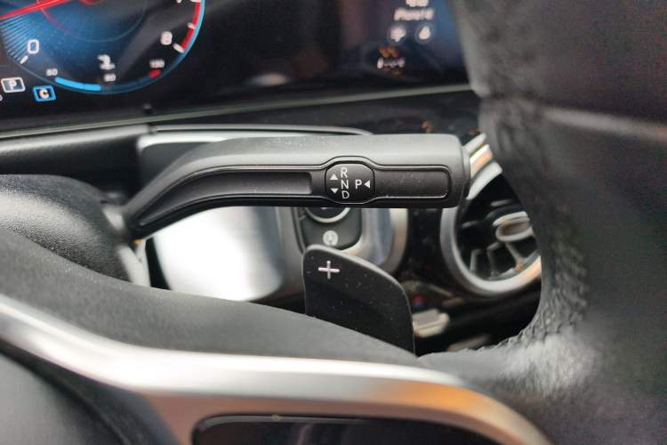 Used Mercedes-Benz GLB 2022 Second Facelift GLB 200 Fashion Edition Gear Lever