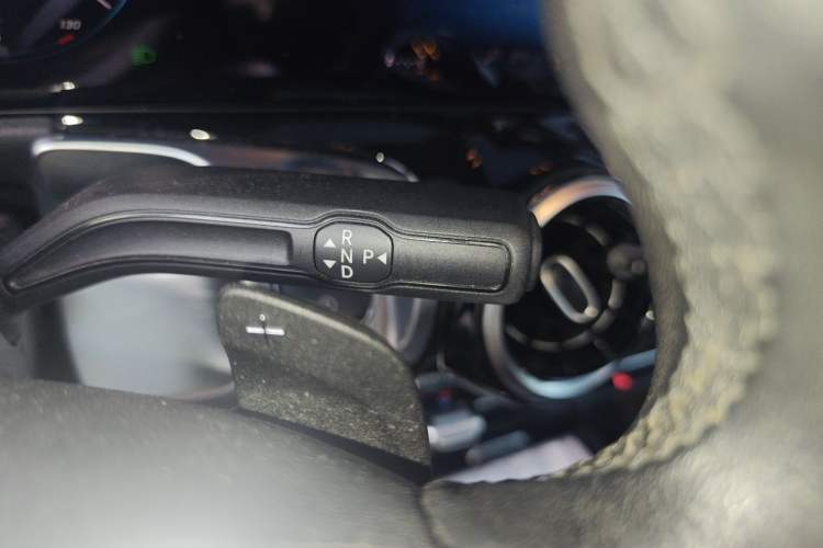 Used Mercedes-Benz GLB 2022 Second Facelift GLB 200 Dynamic Edition Gear Lever