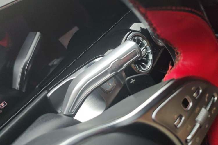 Used Mercedes-Benz GLB 2022 Second Facelift GLB 200 Dynamic Edition Gear Lever