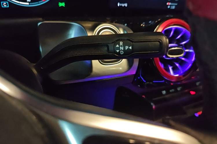 Used Mercedes-Benz GLB 2022 GLB 220 Dynamic Edition Gear Lever