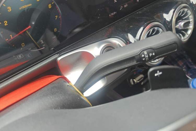 Used Mercedes-Benz GLB 2022 Second Facelift GLB 200 Fashion Edition Gear Lever