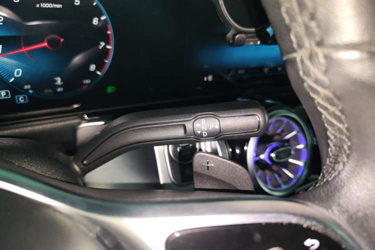 Used Mercedes-Benz GLB 2022 GLB 200 Stylish Edition Gear Lever