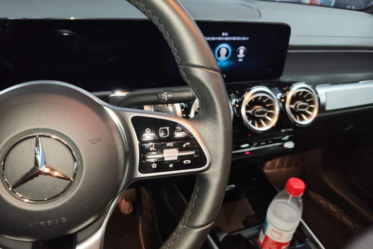 Used Mercedes-Benz GLB 2022 Updated GLB 200 Fashion Edition Gear Lever