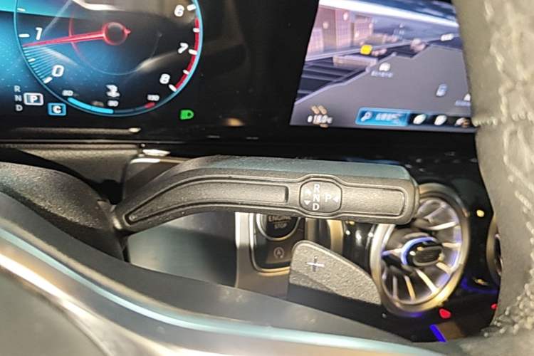 Used Mercedes-Benz GLB 2022 Refresh GLB 200 Dynamic Edition Gear Lever