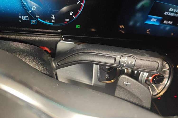Used Mercedes-Benz GLB 2022 Updated GLB 200 Fashion Edition Gear Lever