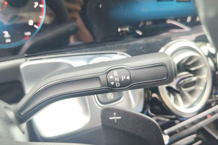 Used Mercedes-Benz GLB 2022 GLB 220 Dynamic Edition Gear Lever