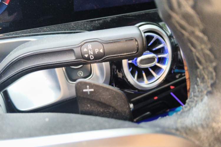 Used Mercedes-Benz GLB 2022 Second Facelift GLB 200 Fashion Edition Gear Lever