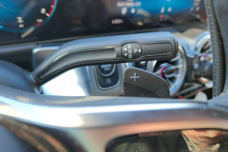 Used Mercedes-Benz GLB 2022 Updated GLB 200 Fashion Edition Gear Lever