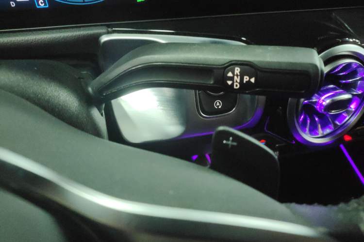 Used Mercedes-Benz GLB 2022 Second Facelift GLB 200 Dynamic Edition Gear Lever